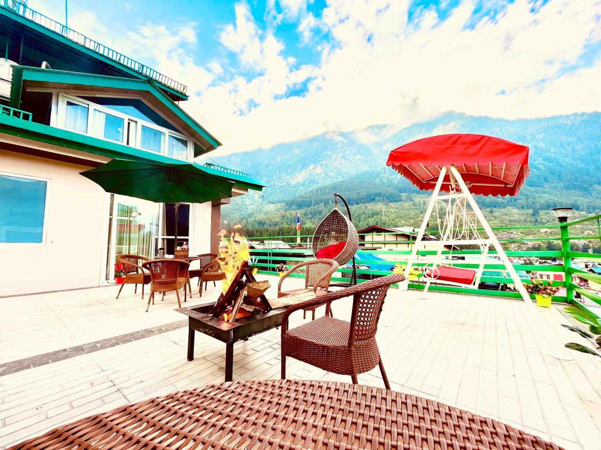 Tata Vista Resort Mall Road Manali - Centrally Heated & Air Cooled Kültér fotó