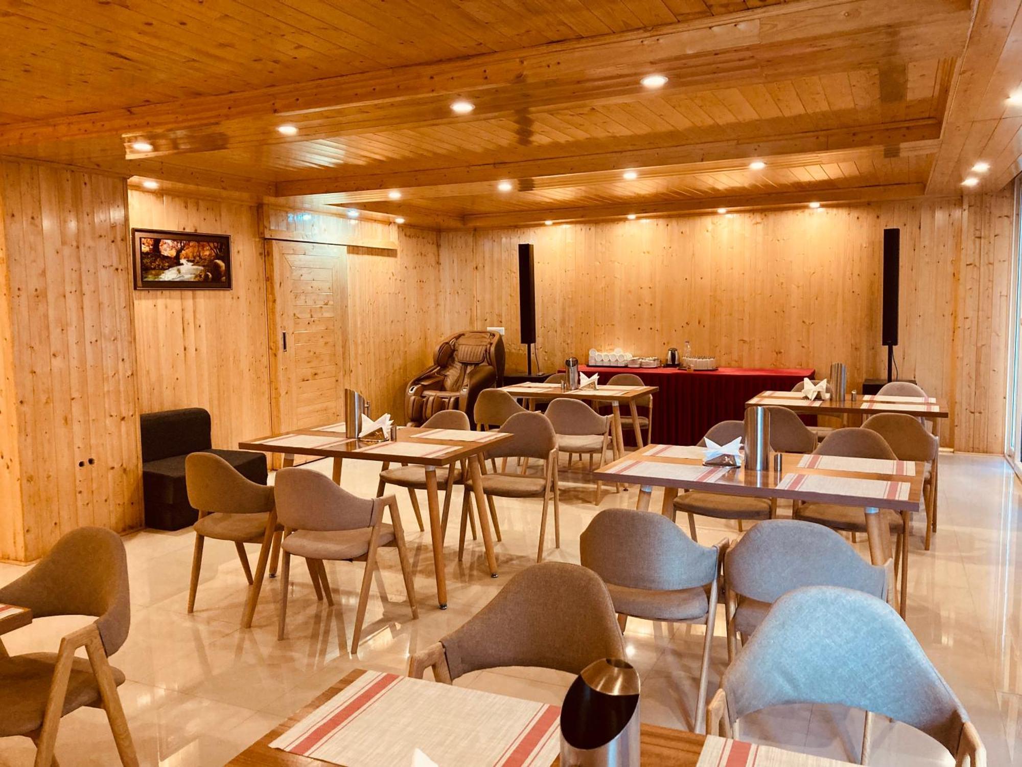 Tata Vista Resort Mall Road Manali - Centrally Heated & Air Cooled Kültér fotó