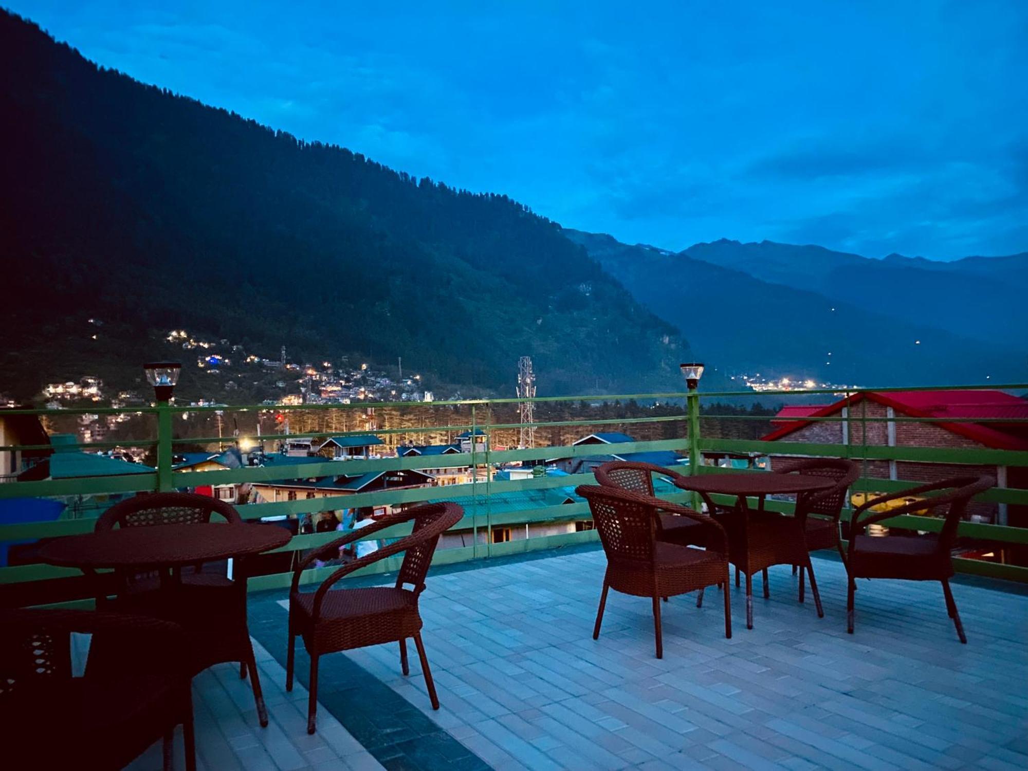 Tata Vista Resort Mall Road Manali - Centrally Heated & Air Cooled Kültér fotó